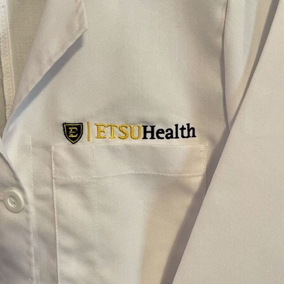 ETSU HEALTH META  MEN'S 38" iPad Pocket Lab Coat STYLE 1963 - Picture 1 of 4